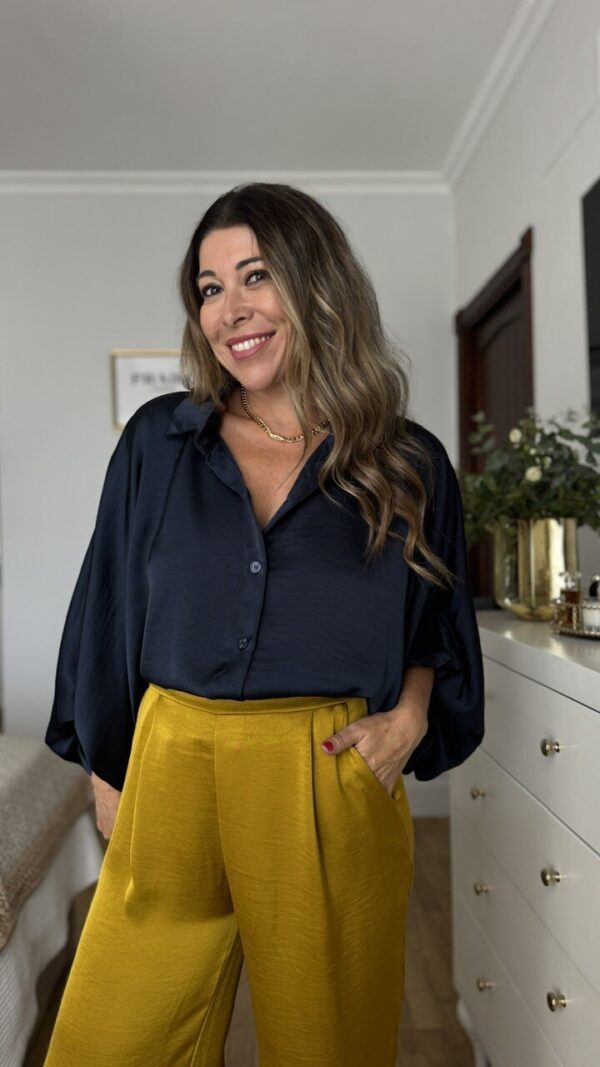 Blusa Satinada Mangas Abullonada Oversize Azul Marino