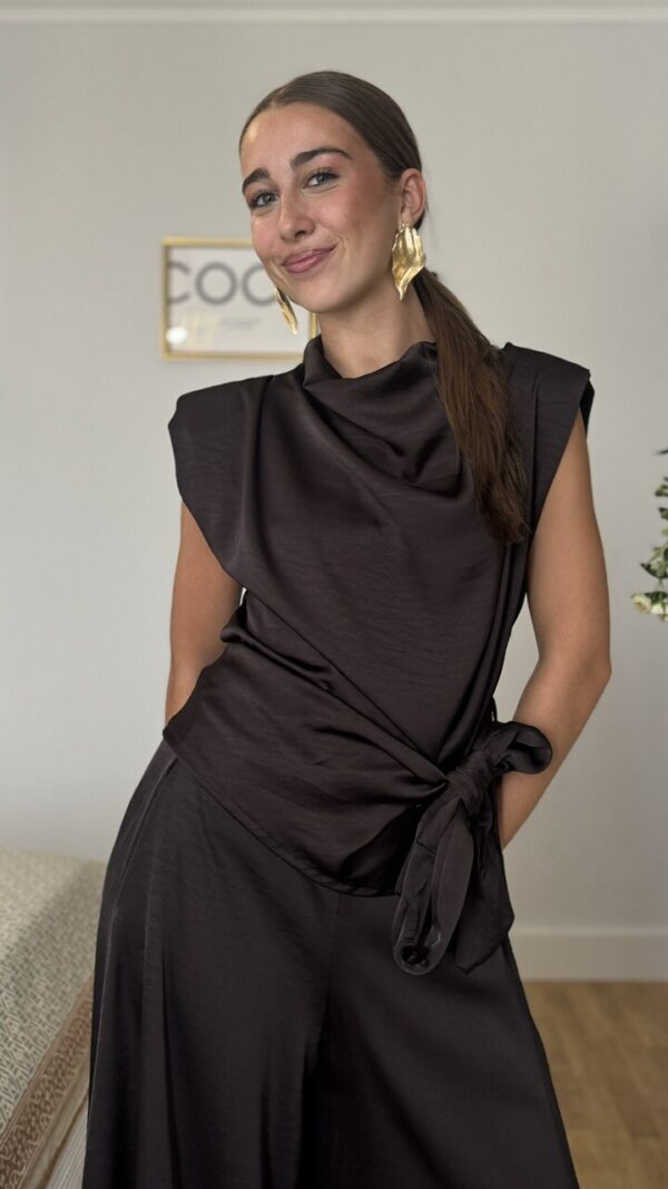 Blusa Lola satinada Marrón chocolate