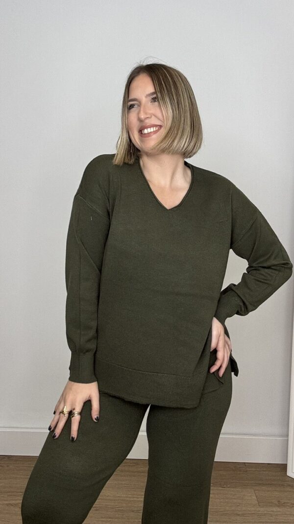 Conjunto Punto Escote Verde Caza