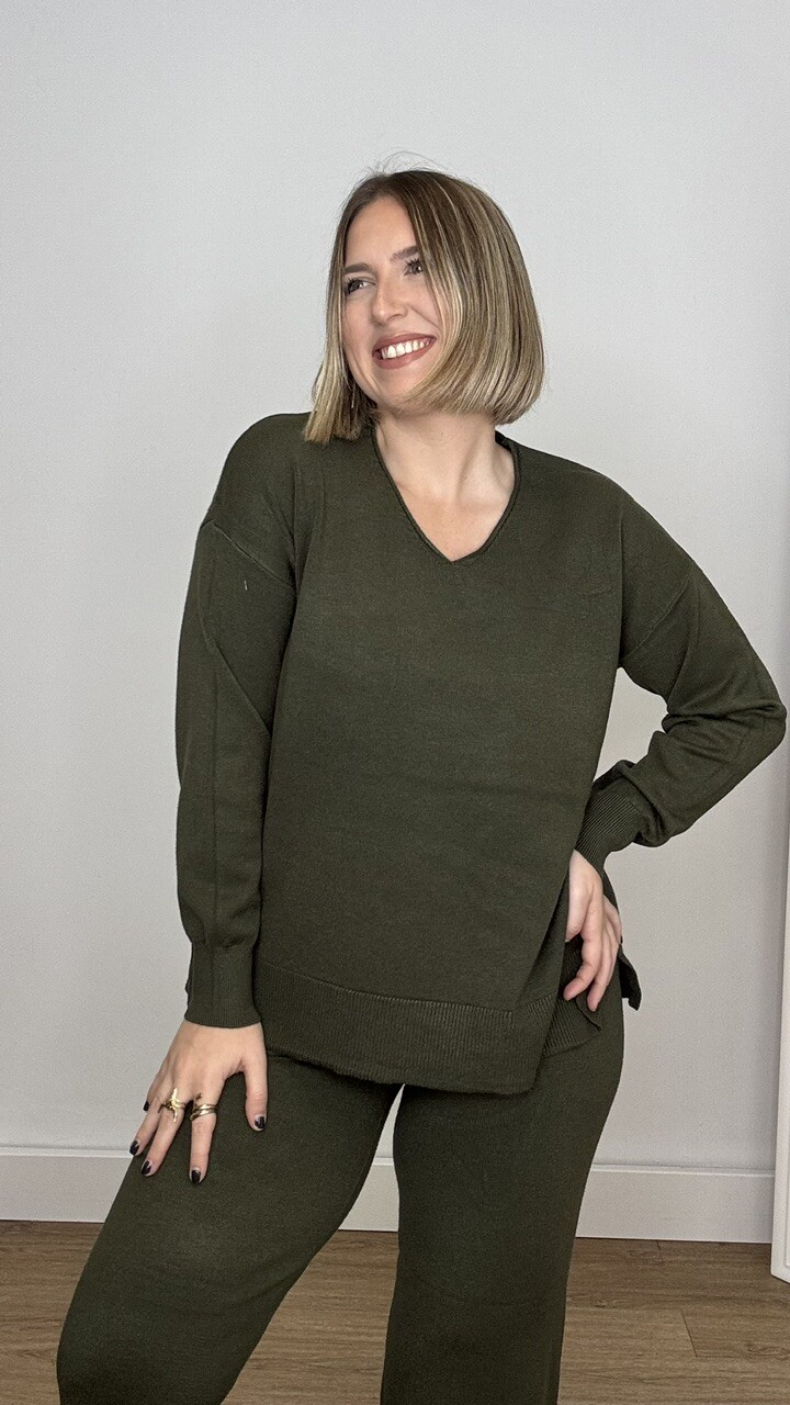 Conjunto Punto Escote Verde Caza