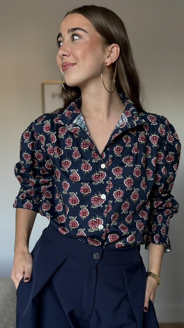 Camisa Cuello Frunce Estampada Flores Azul Marino - Imagen 4