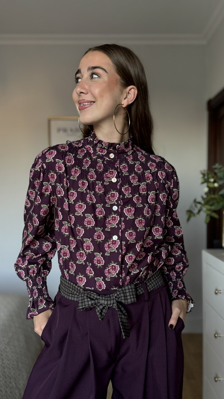 Camisa Cuello Frunce Estampada Flores Berenjena - Imagen 3