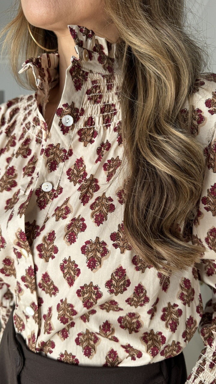 Camisa Cuello Frunce Estampado Ramito Beige - Imagen 12
