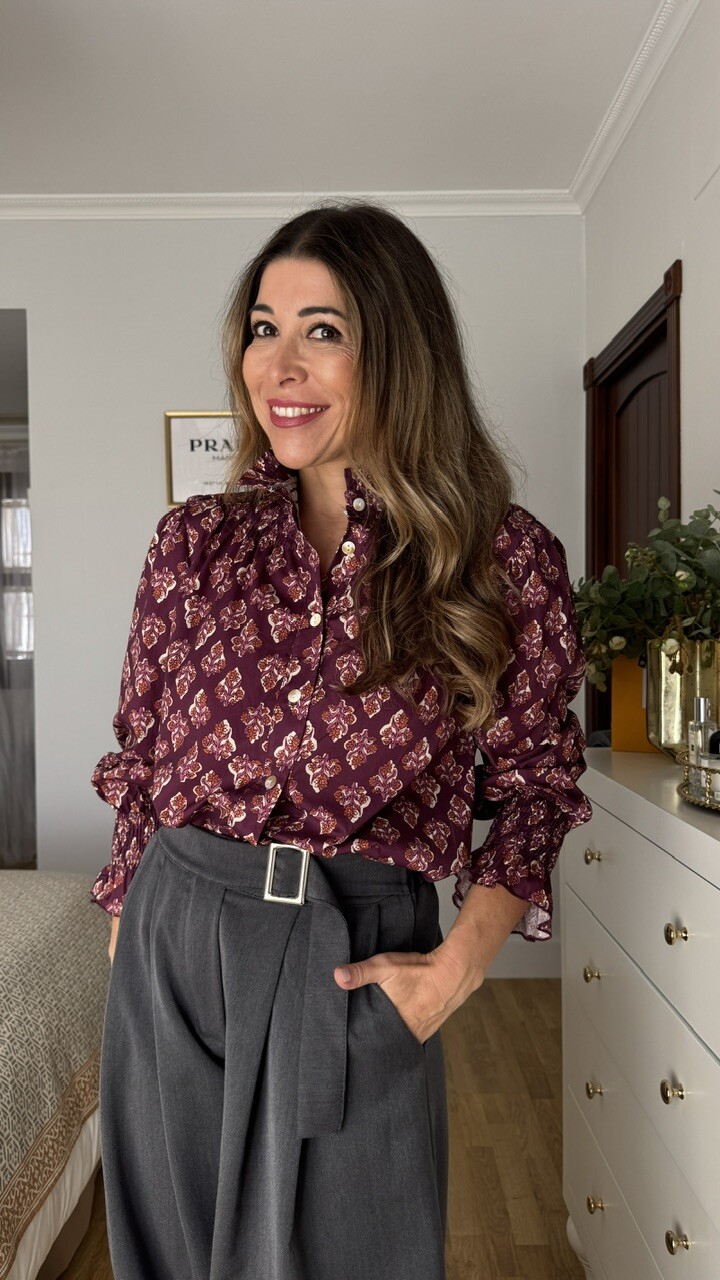 Camisa Cuello Frunce Estampado Ramito Berenjena