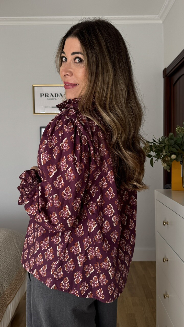 Camisa Cuello Frunce Estampado Ramito Berenjena - Imagen 8