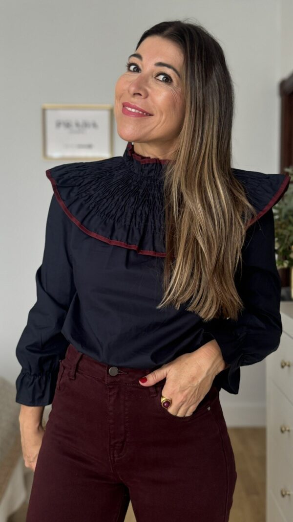 Blusa Pecherín Azul Marino Burdeos
