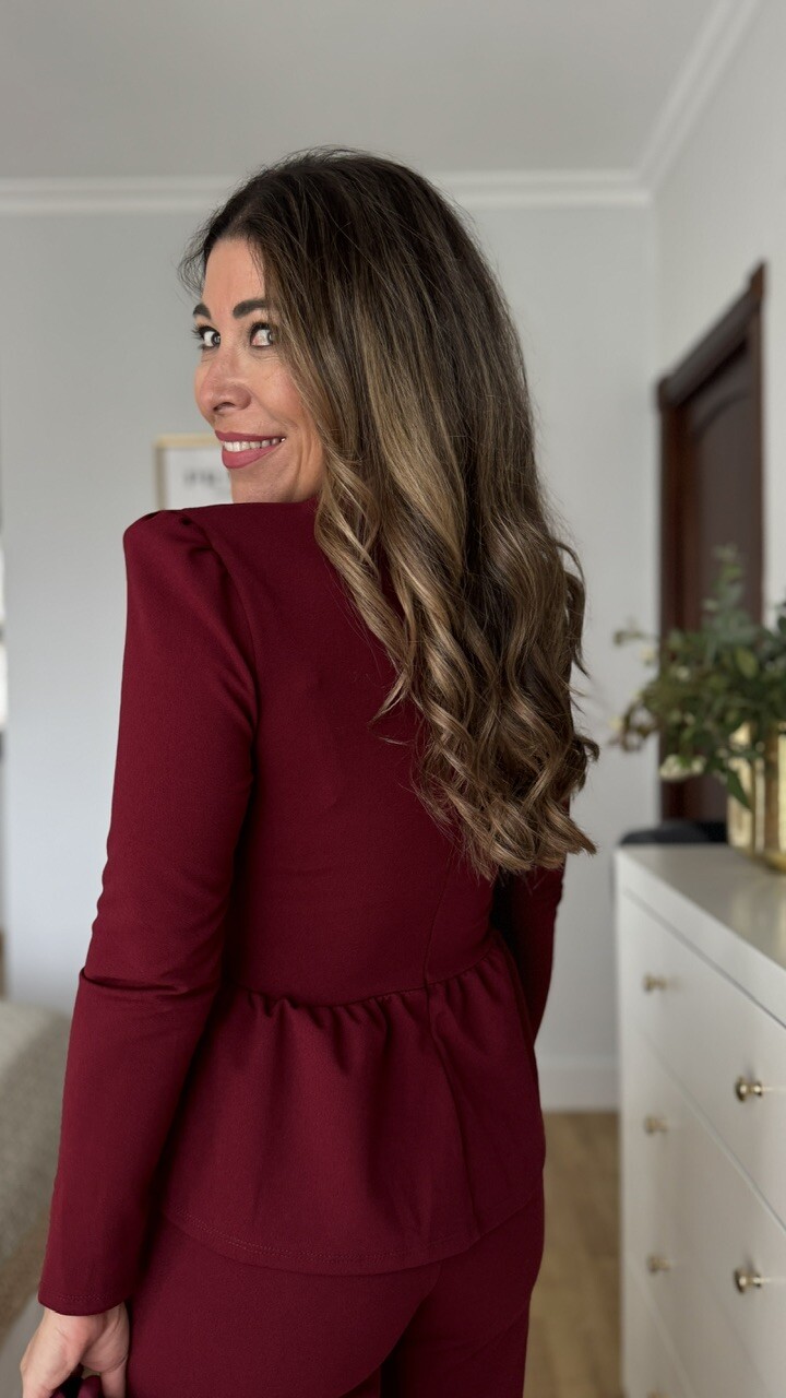Conjunto Invitada Carola Burdeos - Imagen 6
